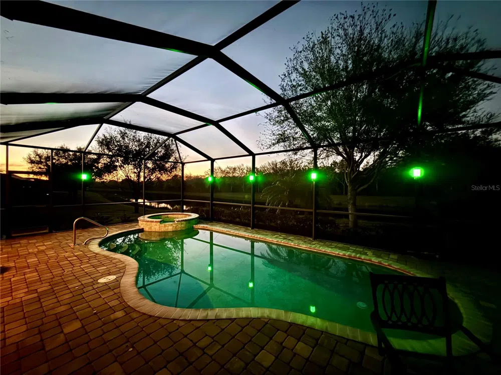 2902 AVIAMAR CIRCLE Naples, FL 34114
