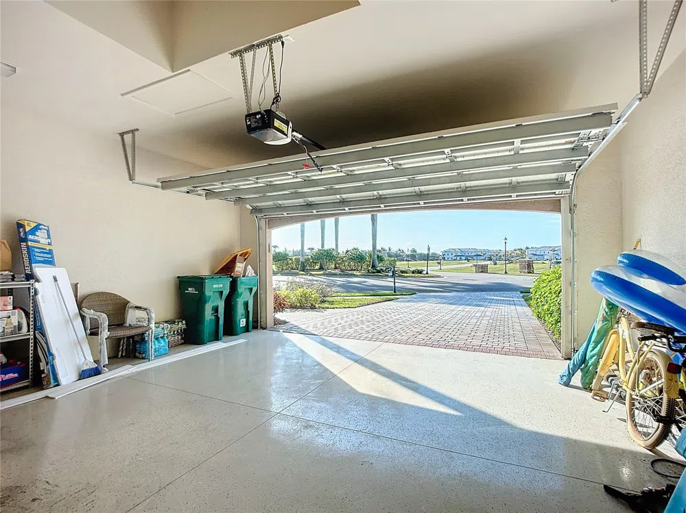 2902 AVIAMAR CIRCLE Naples, FL 34114