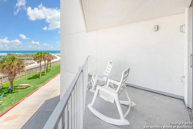 800 Sandcastle Dr #214 Port Aransas, TX 78373