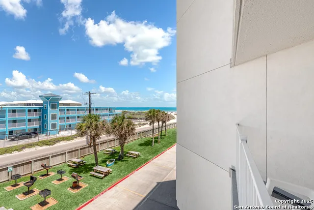 800 Sandcastle Dr #214 Port Aransas, TX 78373