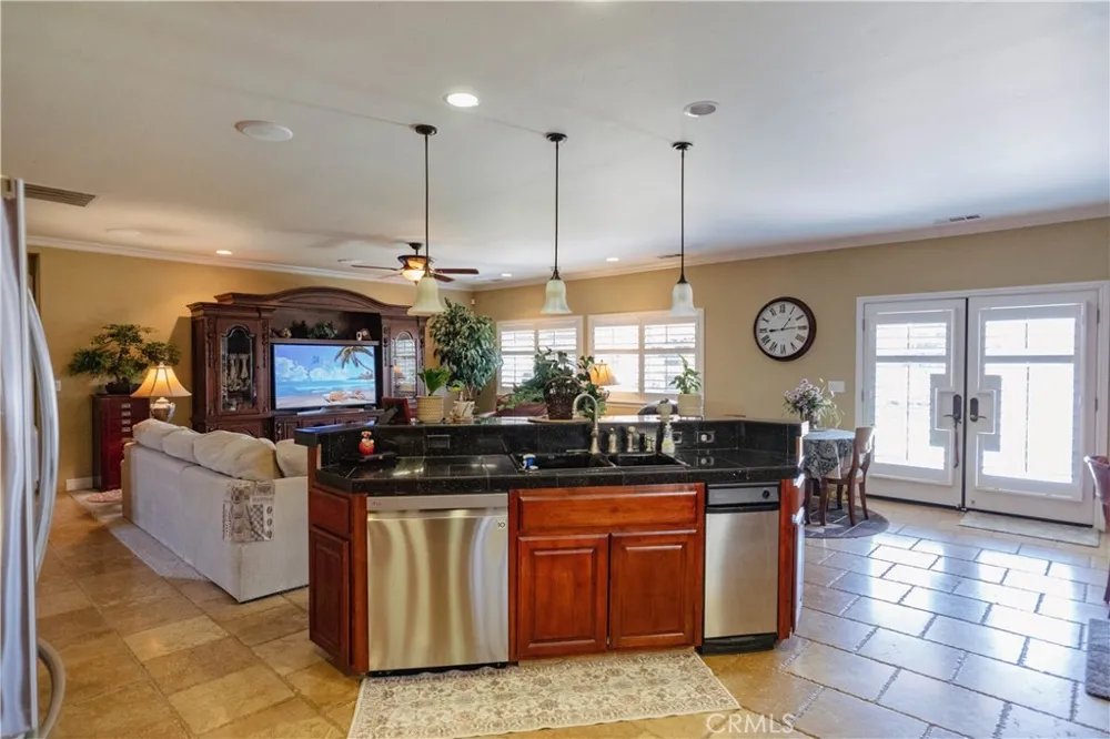 6839 Mercedes Avenue Winton, CA 95388