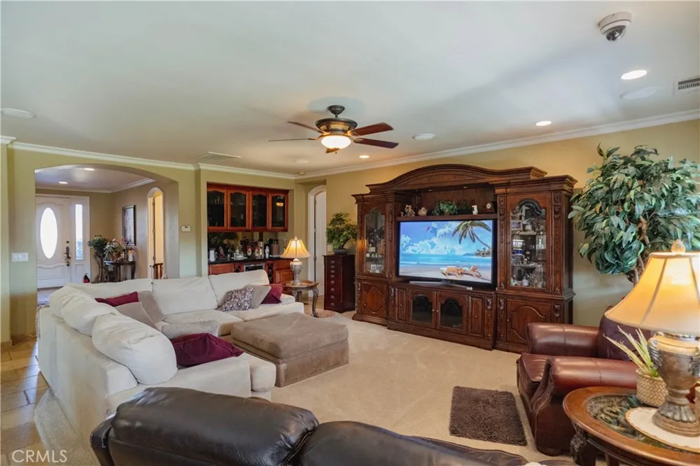 6839 Mercedes Avenue Winton, CA 95388