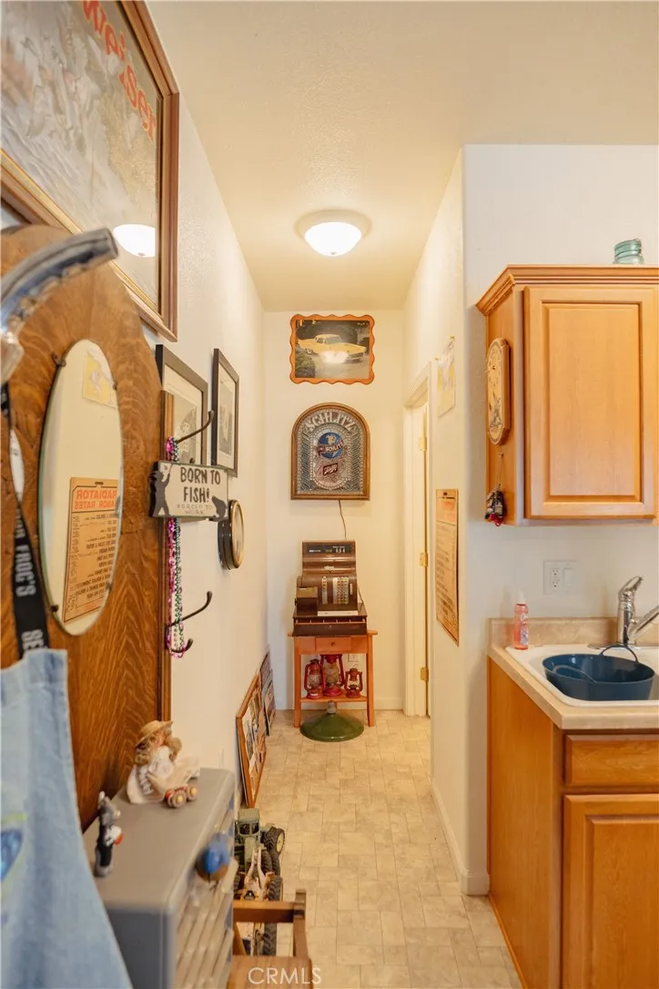 6839 Mercedes Avenue Winton, CA 95388
