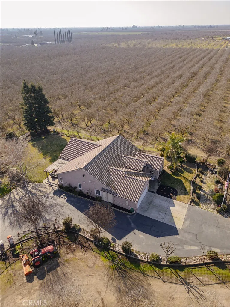 6839 Mercedes Avenue Winton, CA 95388
