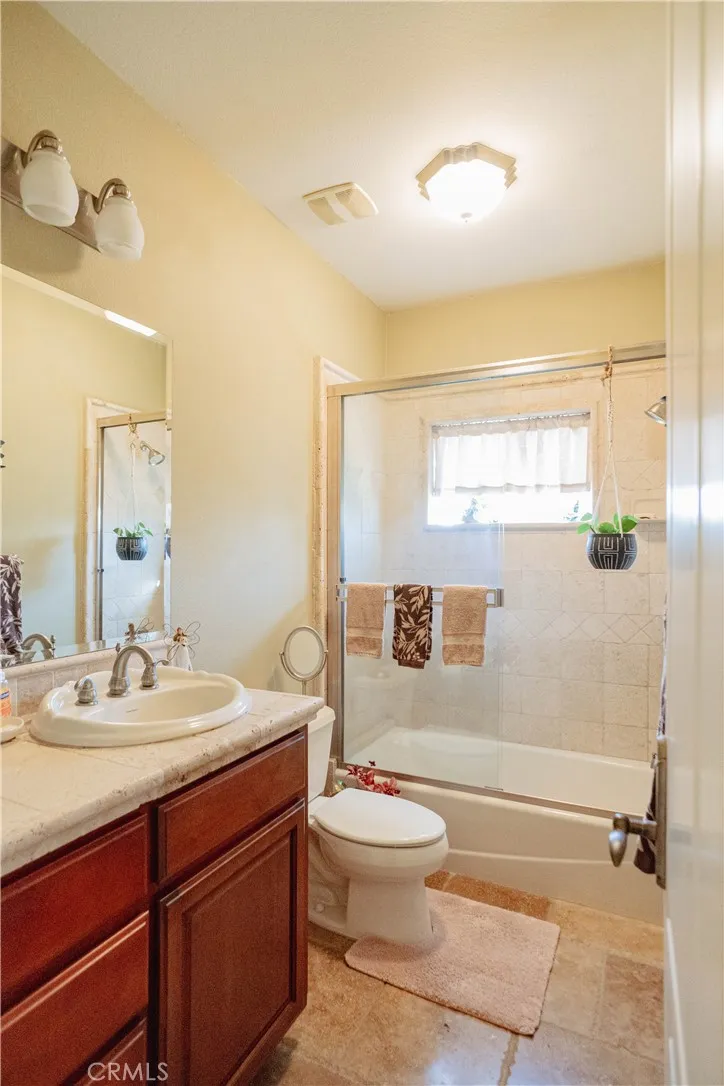 6839 Mercedes Avenue Winton, CA 95388