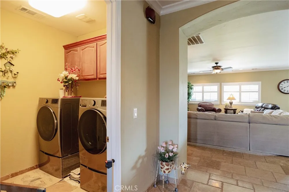 6839 Mercedes Avenue Winton, CA 95388