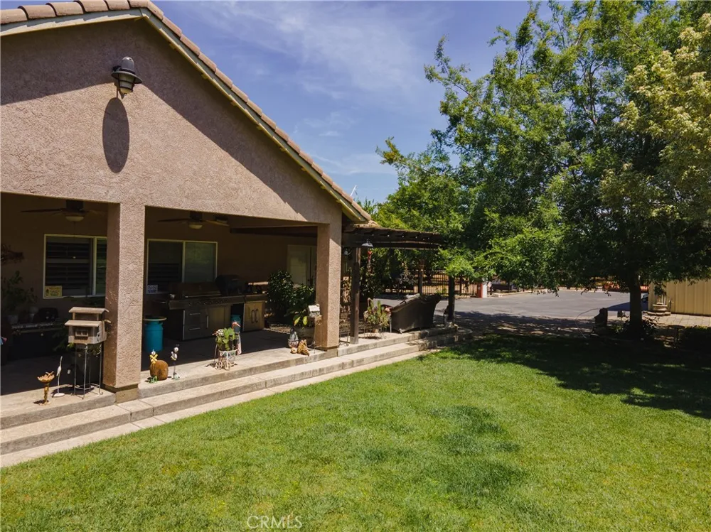 6839 Mercedes Avenue Winton, CA 95388