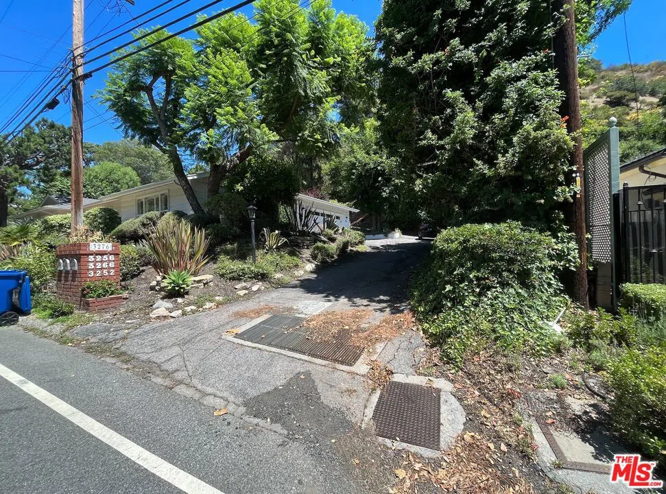 Mandeville Canyon Road Los Angeles, CA 90049