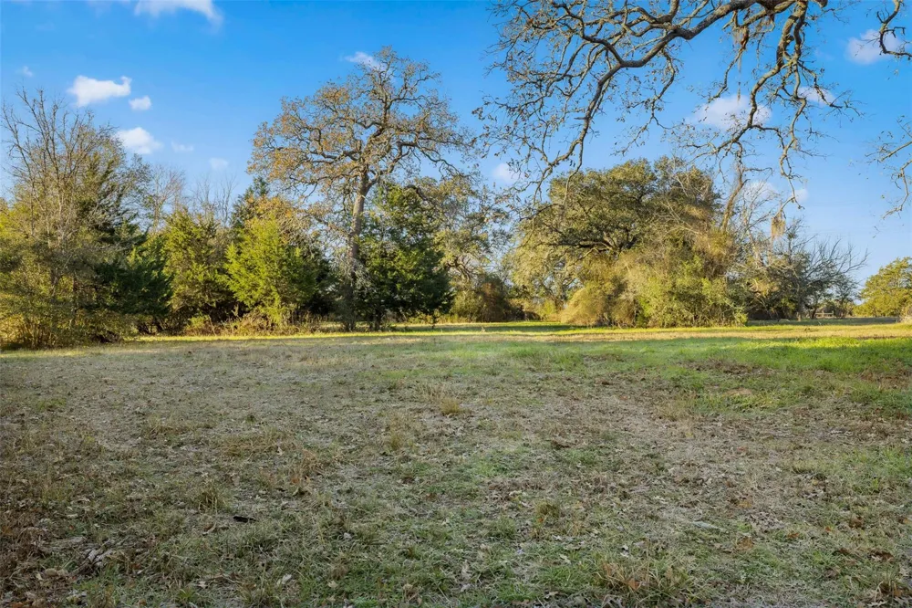 1038 County Road 207 Road Weimar, TX 78962