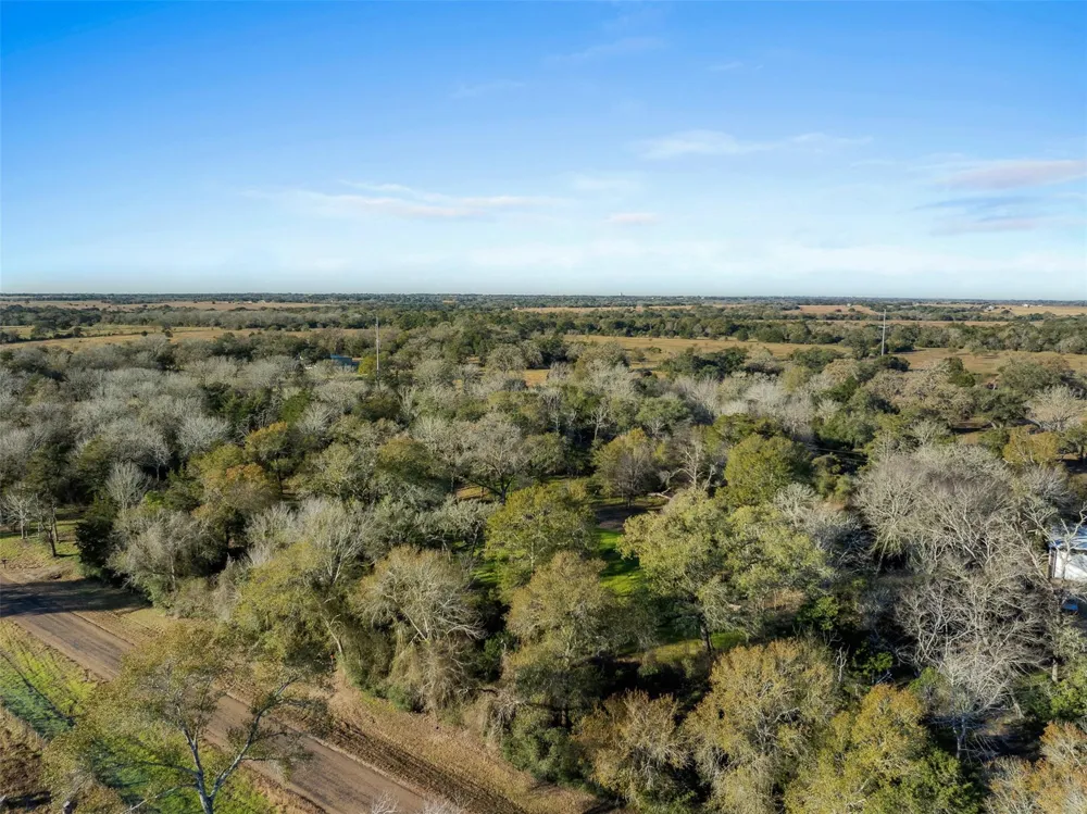 1038 County Road 207 Road Weimar, TX 78962