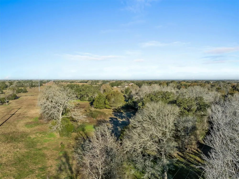 1038 County Road 207 Road Weimar, TX 78962