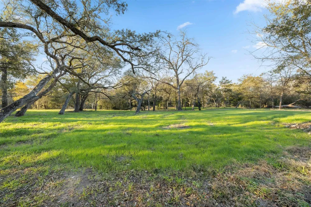 1038 County Road 207 Road Weimar, TX 78962