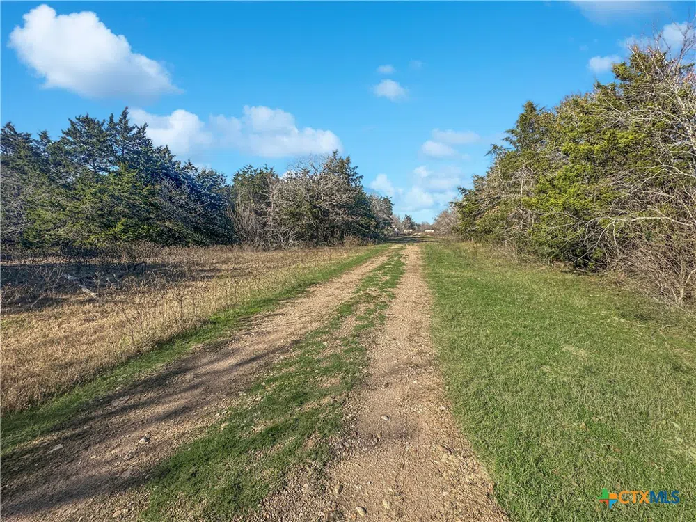 5850 Brown Road Flatonia, TX 78941