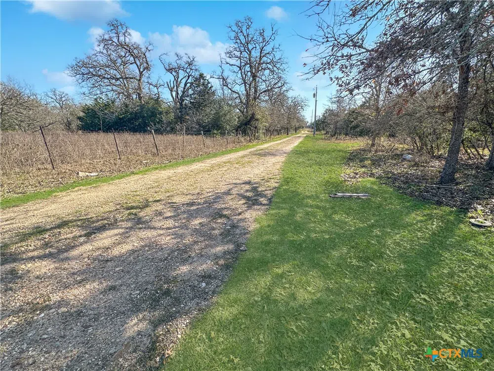 5850 Brown Road Flatonia, TX 78941