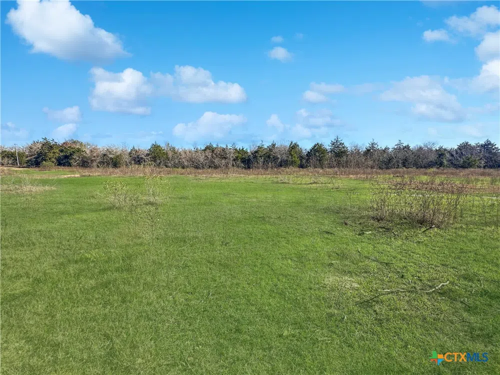 5850 Brown Road Flatonia, TX 78941