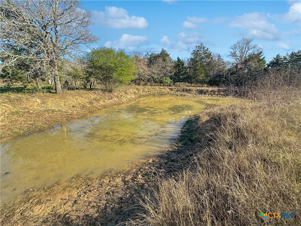 5850 Brown Road Flatonia, TX 78941