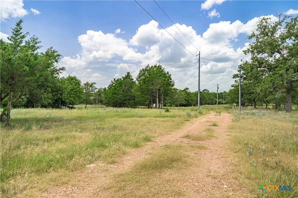 5850 Brown Road Flatonia, TX 78941