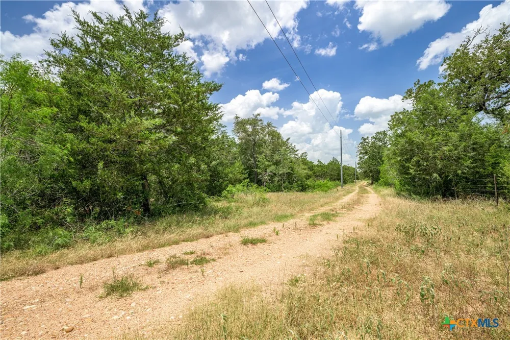 5850 Brown Road Flatonia, TX 78941