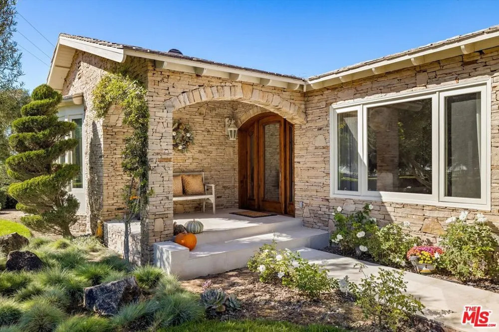 959 E Highway 246 Solvang, CA 93463
