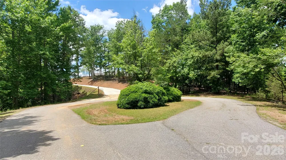 755 Hamilton Drive Columbus, NC 28722