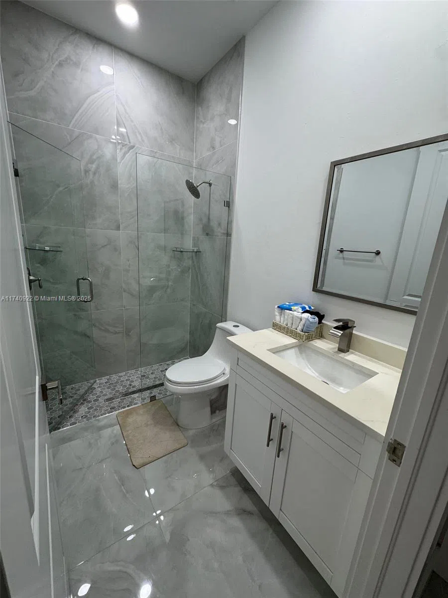 512 NE Juanita PL Cape Coral, FL 33909