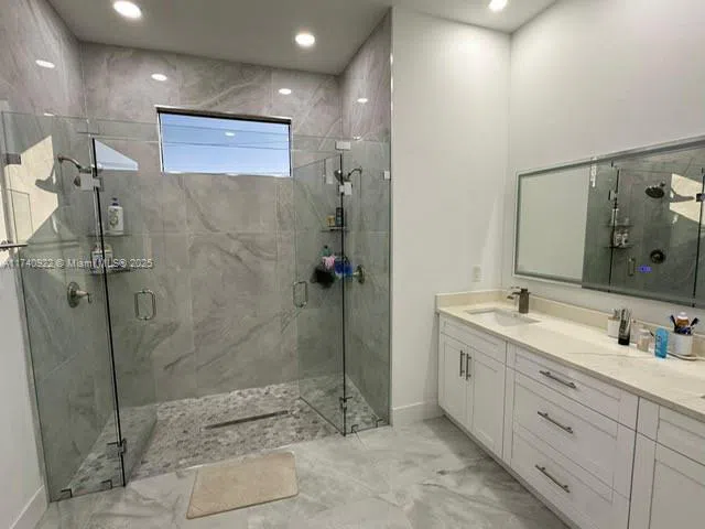 512 NE Juanita PL Cape Coral, FL 33909