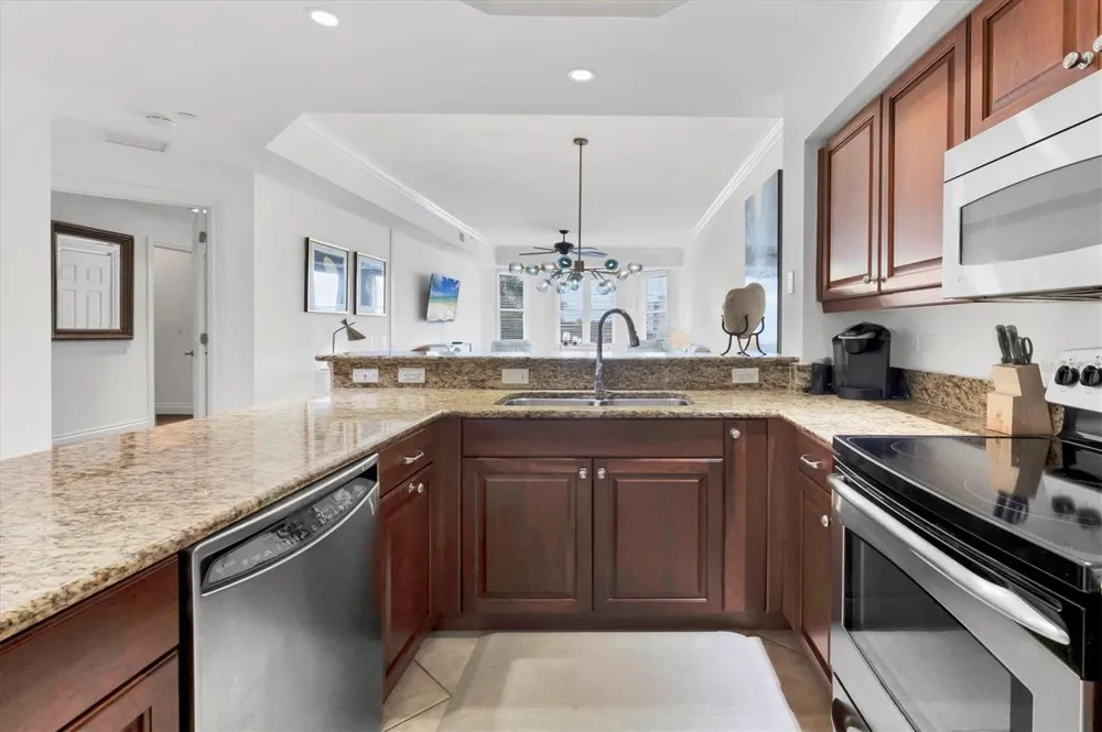 8111 LAKEWOOD MAIN STREET #304 Lakewood Ranch, FL 34202