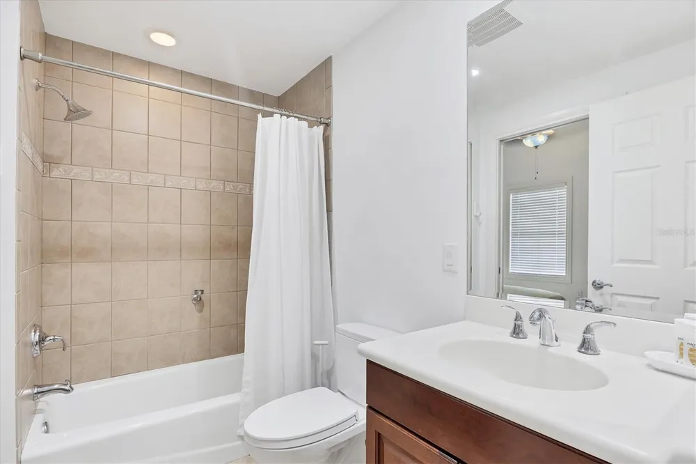 8111 LAKEWOOD MAIN STREET #304 Lakewood Ranch, FL 34202