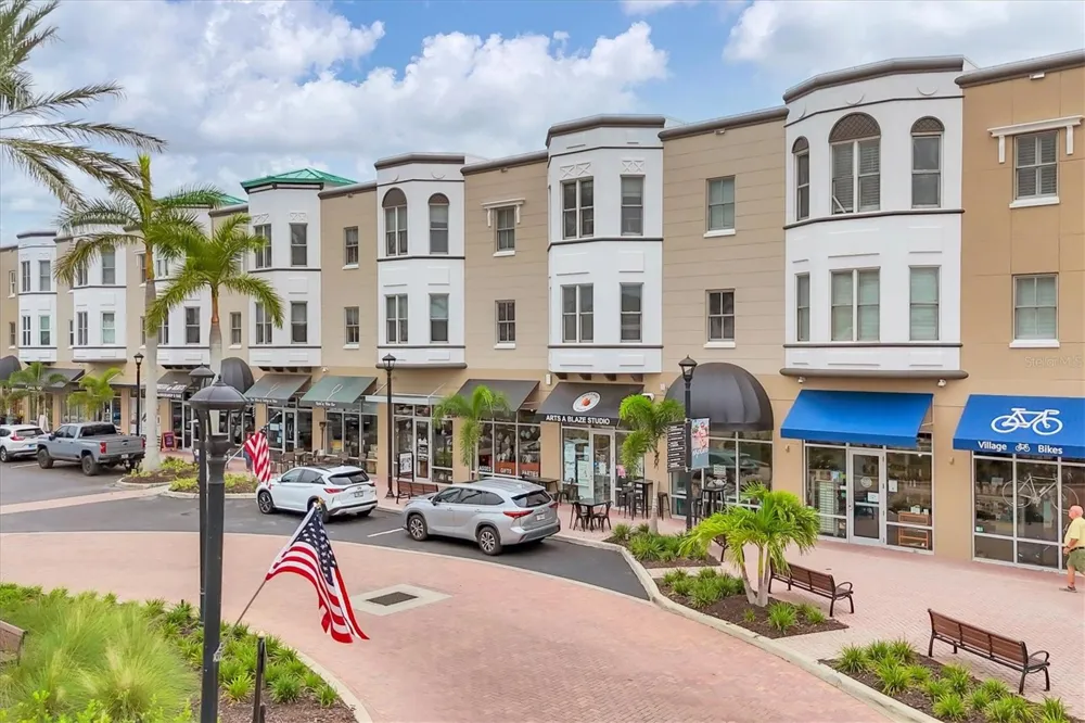 8111 LAKEWOOD MAIN STREET #304 Lakewood Ranch, FL 34202