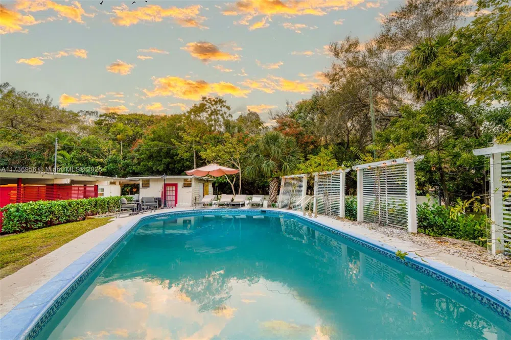 40 NE 24th St Lazy Lake, FL 33305