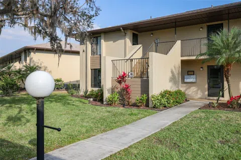 4072 OAKVIEW DRIVE #C8