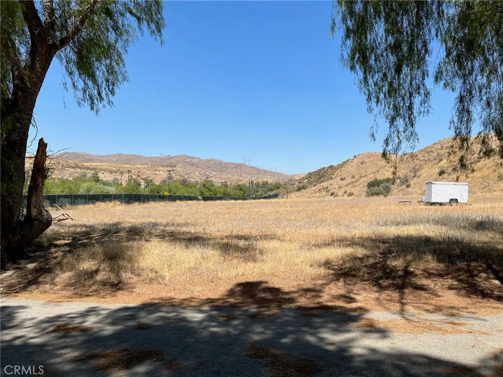 15840 Sierra Canyon Canyon Country, CA 91390