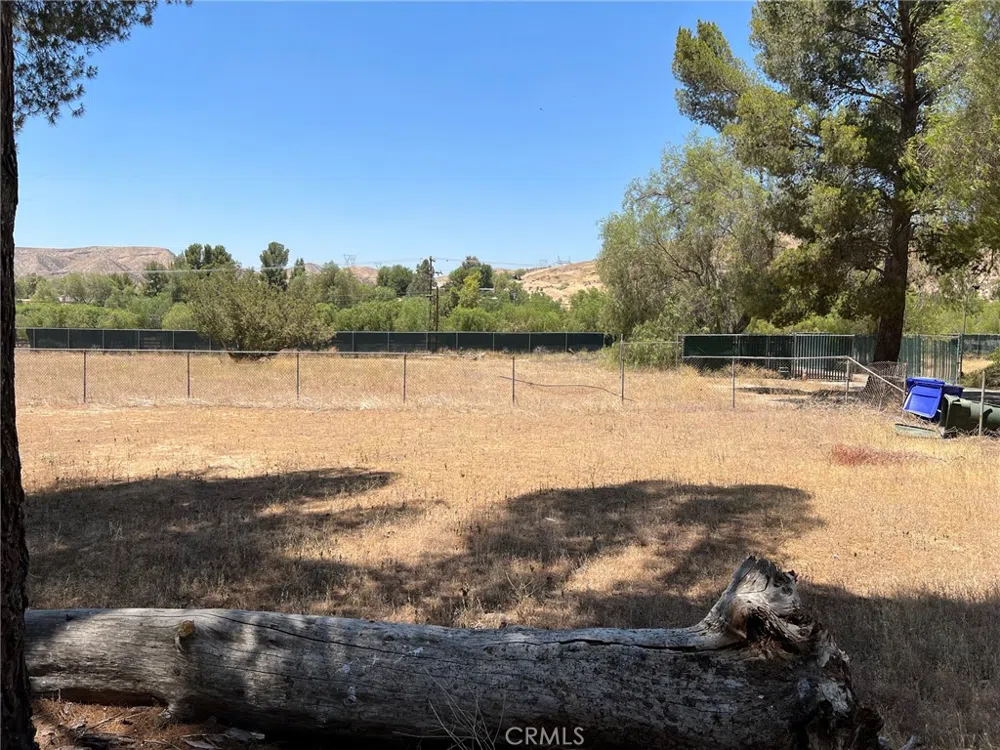 15840 Sierra Canyon Canyon Country, CA 91390