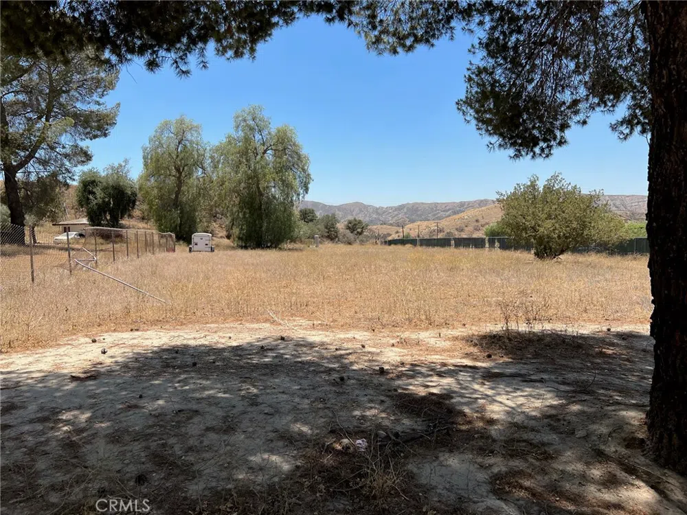 15840 Sierra Highway Canyon Country, CA 91390
