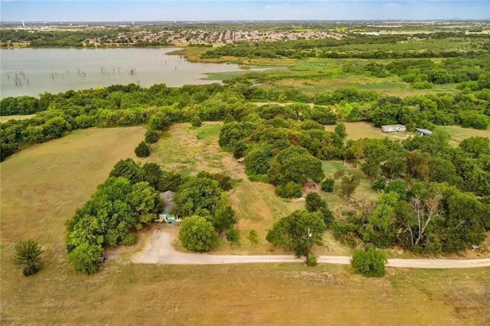 6829 Chiesa Road Rowlett, TX 75089
