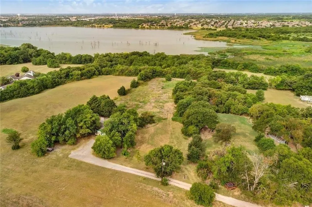 6829 Chiesa Road Rowlett, TX 75089
