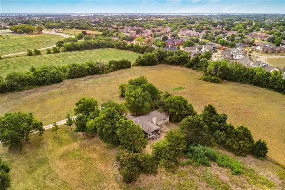 6829 Chiesa Road Rowlett, TX 75089