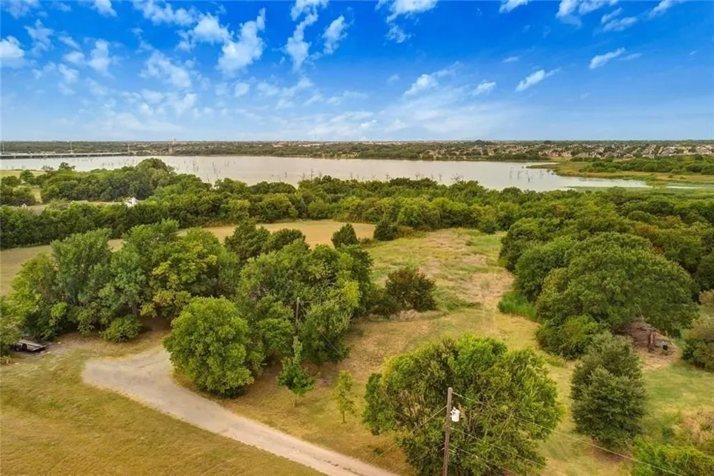 6829 Chiesa Road Rowlett, TX 75089