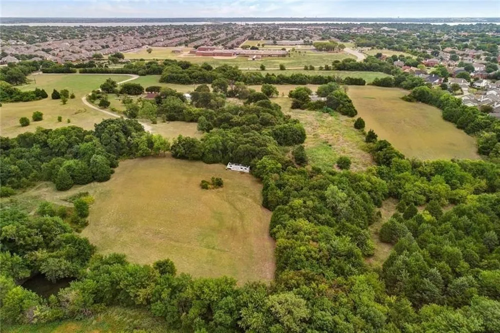 6829 Chiesa Road Rowlett, TX 75089