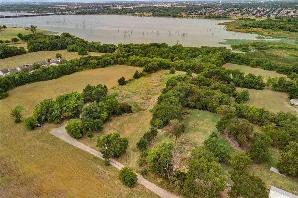 6829 Chiesa Road Rowlett, TX 75089