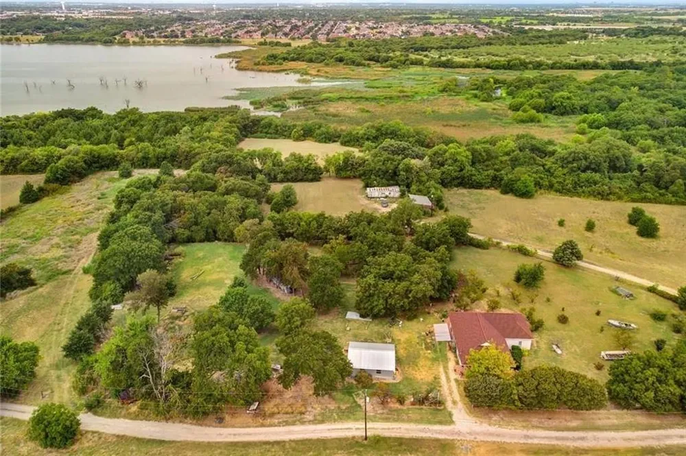 6825 Chiesa Road Rowlett, TX 75089