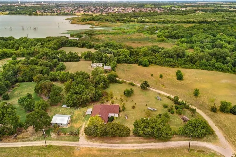 6825 Chiesa Road Rowlett, TX 75089