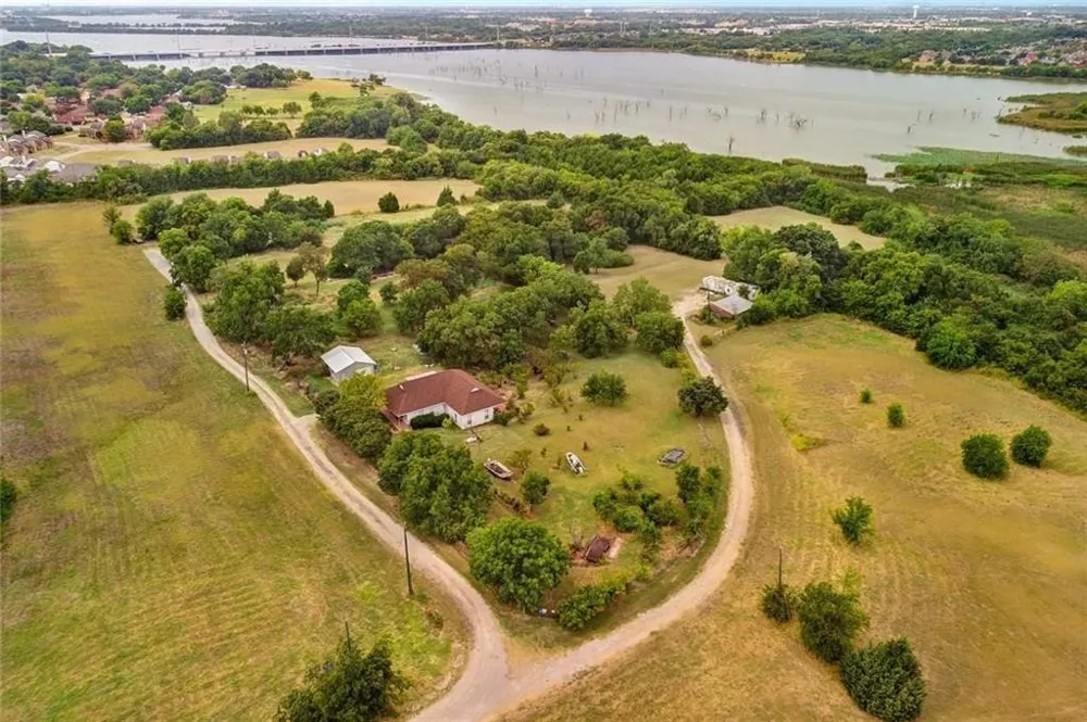 6825 Chiesa Road Rowlett, TX 75089