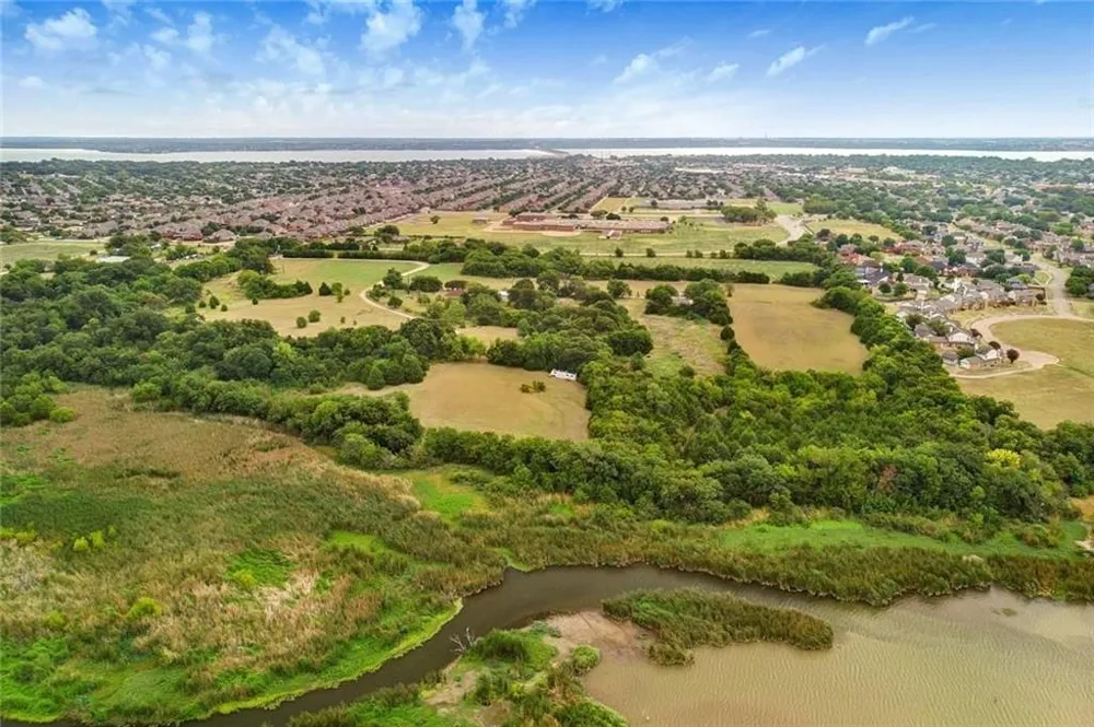 6825 Chiesa Road Rowlett, TX 75089