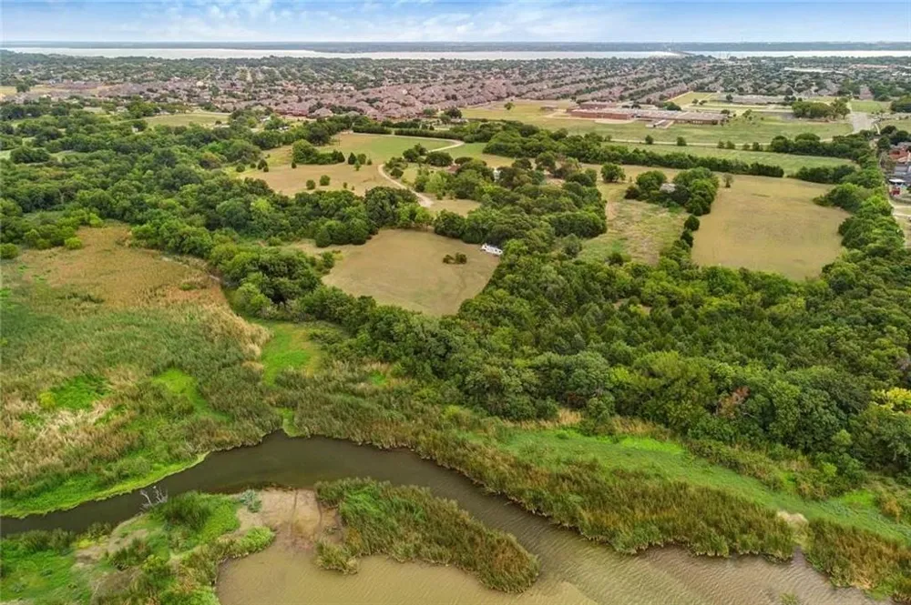 6825 Chiesa Road Rowlett, TX 75089