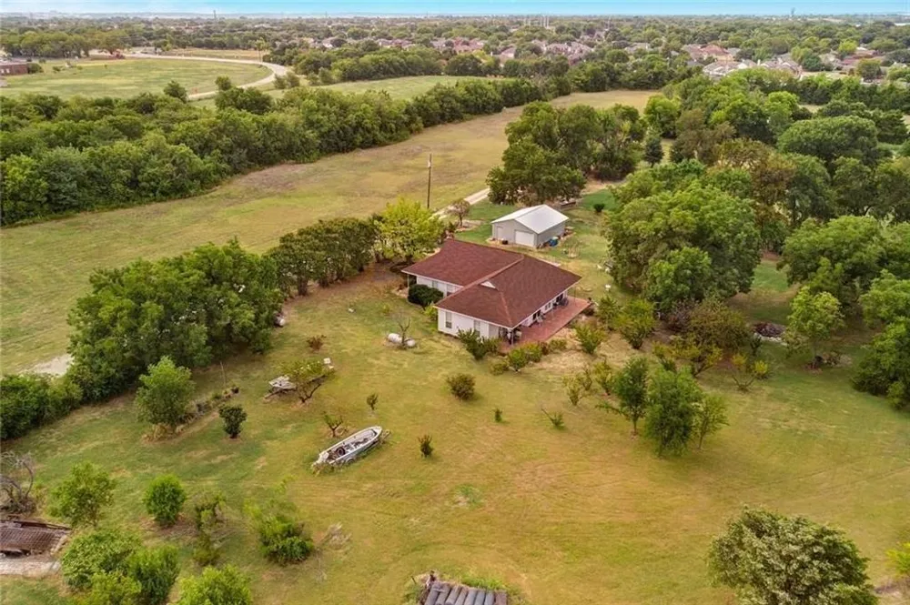 6825 Chiesa Road Rowlett, TX 75089