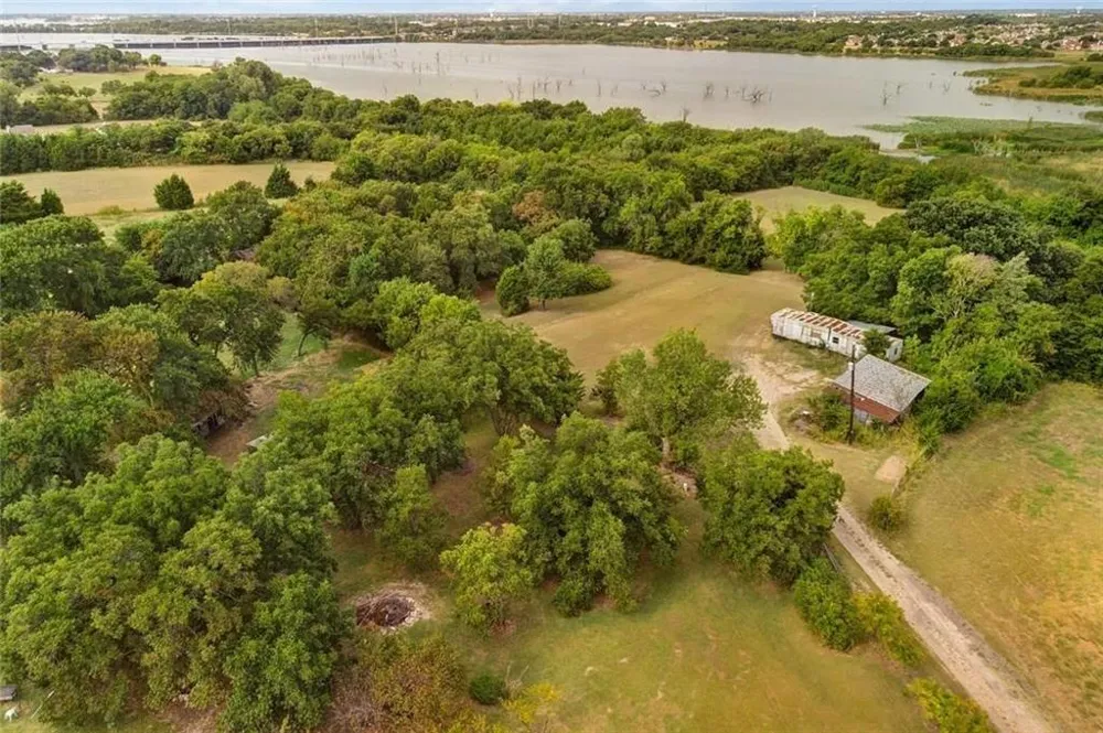6825 Chiesa Road Rowlett, TX 75089