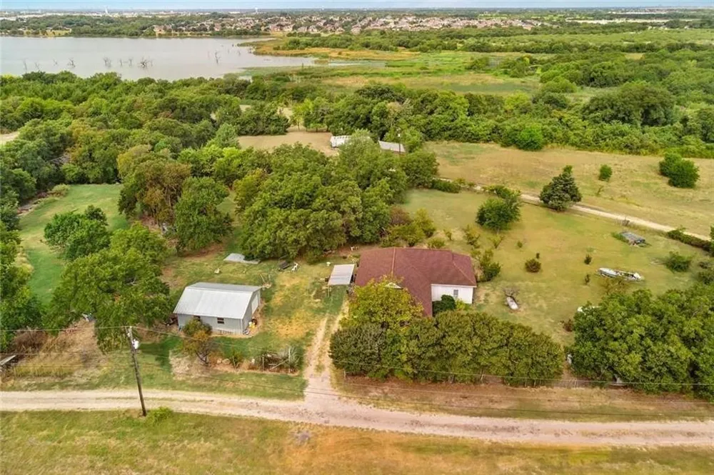 6825 Chiesa Road Rowlett, TX 75089