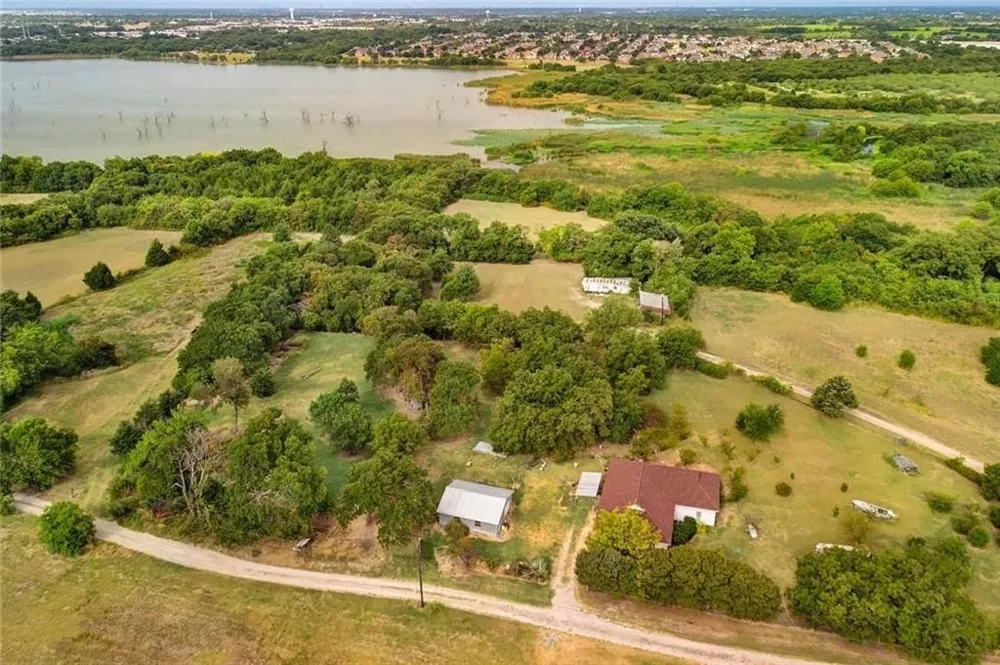 6825 Chiesa Road Rowlett, TX 75089