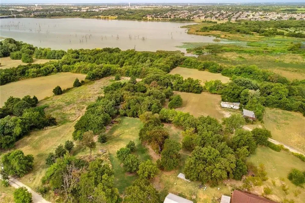 6825 Chiesa Road Rowlett, TX 75089